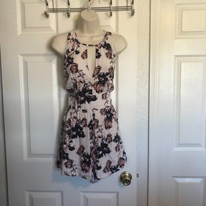 Kendall & Kylie Floral Romper Size M NWOT